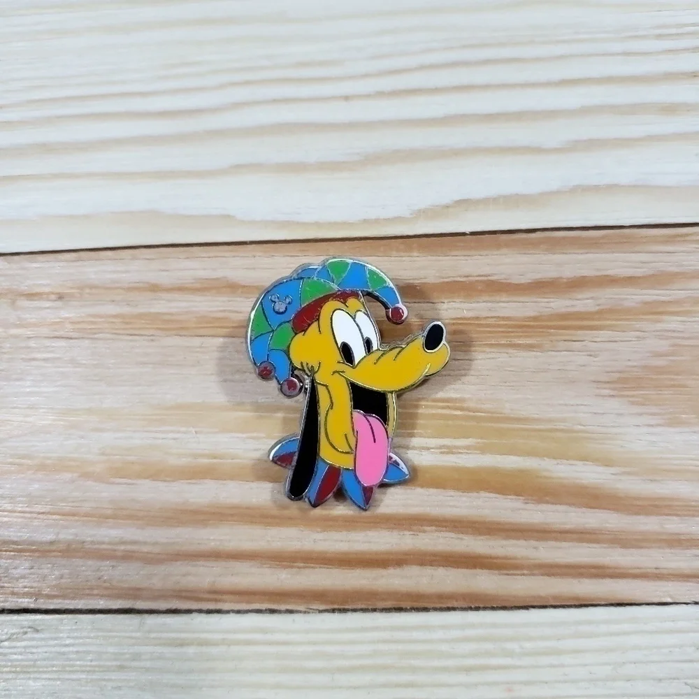 Disney Pluto Pin Jester Hat Hidden Mickey Mardi Gras 2015 Enamel